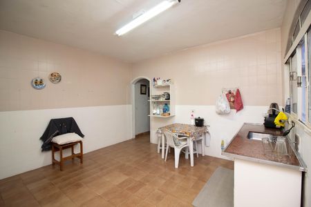 Casa à venda com 158m², 4 quartos e 2 vagas Casa à venda com 158m², 4 quartos e 2 vagasCozinha