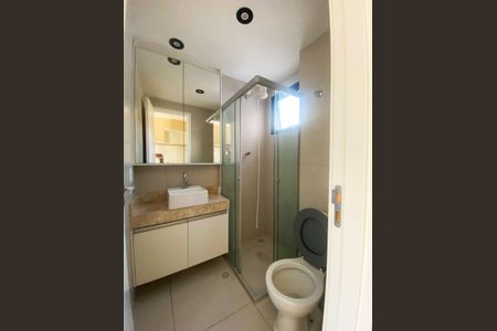 Banheiro de kitnet/studio para alugar com 1 quarto, 28m² em Santana, São Paulo