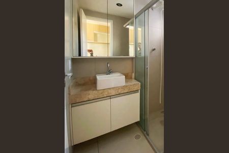 Banheiro de kitnet/studio para alugar com 1 quarto, 28m² em Santana, São Paulo