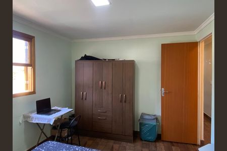 Casa à venda com 300m², 5 quartos e 2 vagas Casa à venda com 300m², 5 quartos e 2 vagasQuarto 5