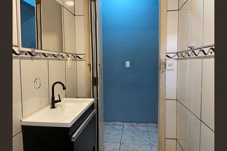 Casa à venda com 300m², 5 quartos e 2 vagas Casa à venda com 300m², 5 quartos e 2 vagasBanheiro 2