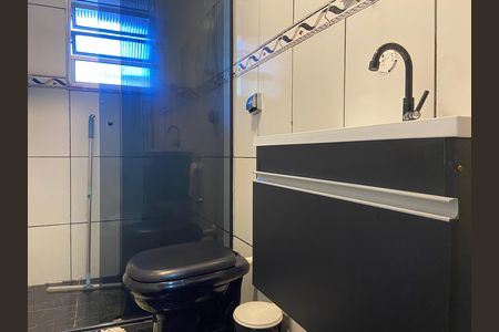 Casa à venda com 300m², 5 quartos e 2 vagas Casa à venda com 300m², 5 quartos e 2 vagasBanheiro 2