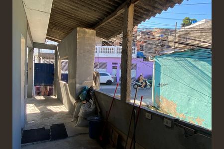 Casa à venda com 300m², 5 quartos e 2 vagas Casa à venda com 300m², 5 quartos e 2 vagasÁrea externa