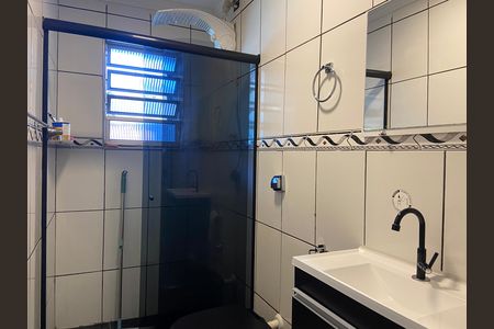 Casa à venda com 300m², 5 quartos e 2 vagas Casa à venda com 300m², 5 quartos e 2 vagasBanheiro 2