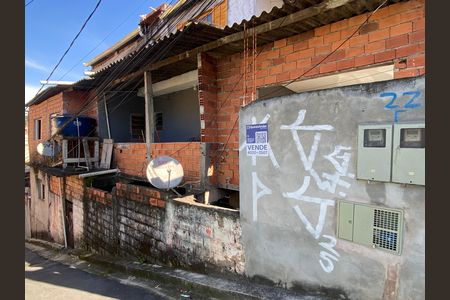 Casa à venda com 300m², 5 quartos e 2 vagas Casa à venda com 300m², 5 quartos e 2 vagasFachada 2 e Placa