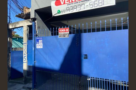Casa à venda com 300m², 5 quartos e 2 vagas Casa à venda com 300m², 5 quartos e 2 vagasFachada e Placa