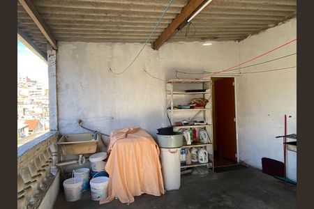 Casa à venda com 300m², 5 quartos e 2 vagas Casa à venda com 300m², 5 quartos e 2 vagasVaranda e Área de Serviço