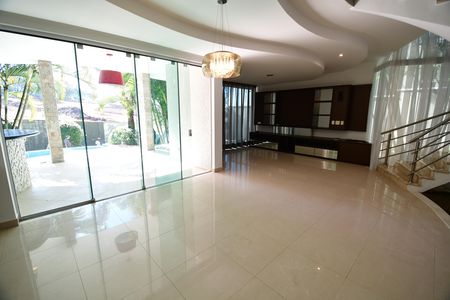 Sala de casa de condomínio para alugar com 4 quartos, 472m² em Parque Imperador, Campinas