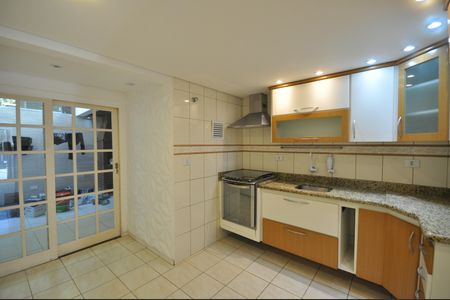 Casa de condomínio à venda com 133m², 2 quartos e 1 vagaCozinha