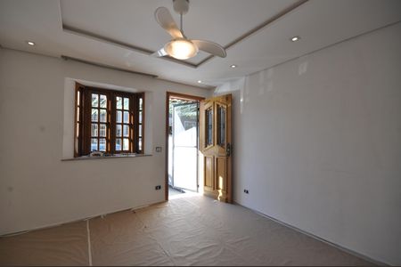 Sala de casa de condomínio à venda com 2 quartos, 133m² em Horto Florestal, São Paulo