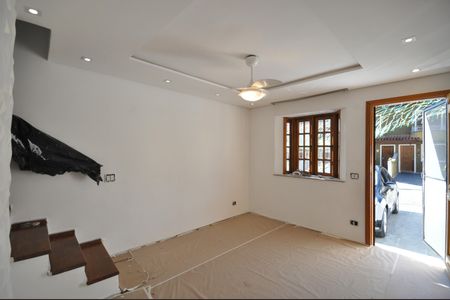 Casa de condomínio à venda com 133m², 2 quartos e 1 vagaSala