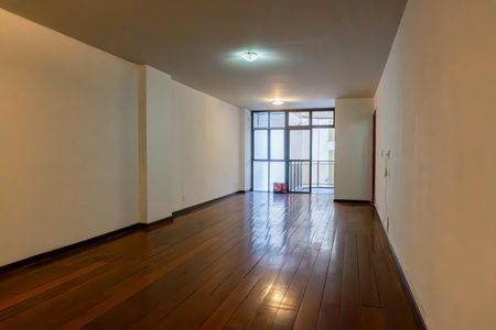 Apartamento para alugar com 140m², 3 quartos e 2 vagas Apartamento para alugar com 140m², 3 quartos e 2 vagasSala