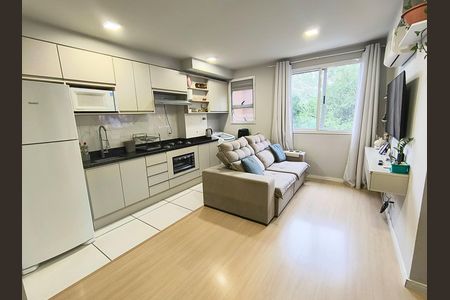 Cozinha de apartamento à venda com 2 quartos, 48m² em Olaria, Canoas