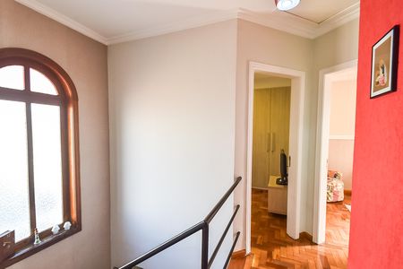Casa de condomínio à venda com 140m², 3 quartos e 2 vagasCorredor dos quartos