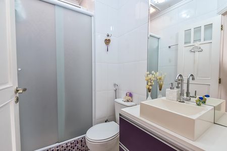 Casa de condomínio à venda com 140m², 3 quartos e 2 vagasBanheiro social
