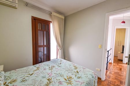 Casa de condomínio à venda com 140m², 3 quartos e 2 vagasSuíte