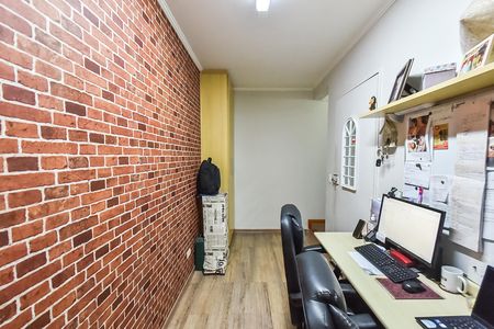 Casa de condomínio à venda com 140m², 3 quartos e 2 vagasEscritório