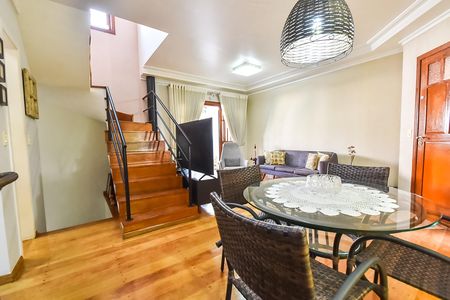 Casa de condomínio à venda com 140m², 3 quartos e 2 vagasSala