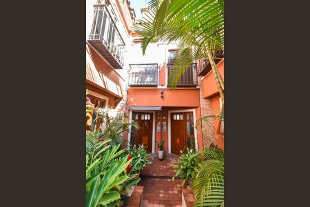 Casa de condomínio à venda com 140m², 3 quartos e 2 vagasEntrada
