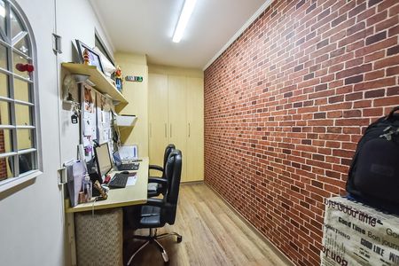 Casa de condomínio à venda com 140m², 3 quartos e 2 vagasEscritório