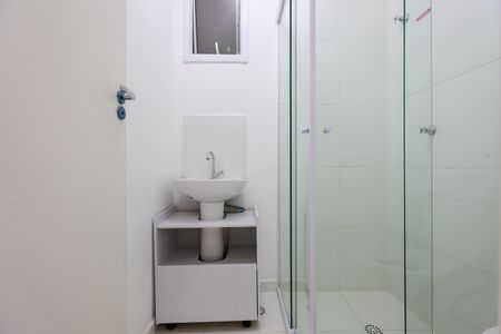 Banheiro de apartamento para alugar com 2 quartos, 43m² em Jardim Tres Irmaos, Taboão da Serra