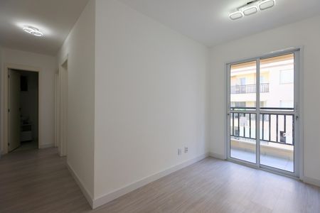 Sala de apartamento para alugar com 2 quartos, 43m² em Jardim Tres Irmaos, Taboão da Serra