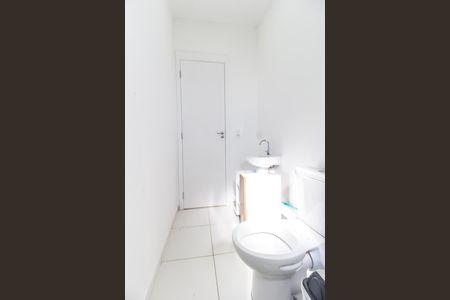 Banheiro  de apartamento para alugar com 2 quartos, 44m² em Vila Sul Americana, Carapicuíba