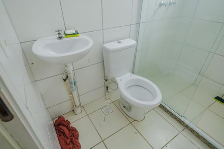 Apartamento à venda com 42m², 2 quartos e 1 vaga Apartamento à venda com 42m², 2 quartos e 1 vagaBanheiro da suíte
