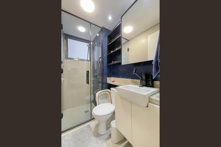 Banheiro de casa de condomínio para alugar com 2 quartos, 48m² em Centro, Osasco