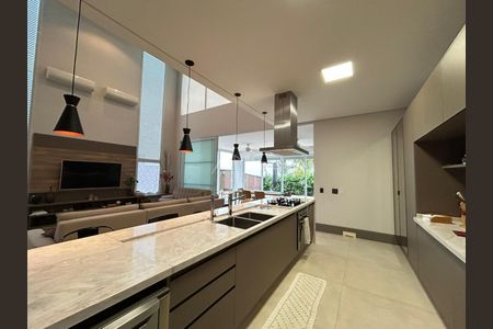 Casa de Condomínio à venda com 3 quartos, 345m² em Loteamento Alphaville Campinas, Campinas