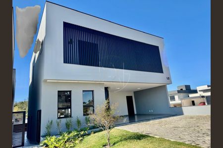 Casa de condomínio à venda com 233m², 3 quartos e 4 vagas