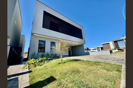 Casa de condomínio à venda com 233m², 3 quartos e 4 vagas