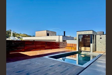 Casa de condomínio à venda com 233m², 3 quartos e 4 vagas