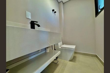 Casa de condomínio à venda com 233m², 3 quartos e 4 vagas
