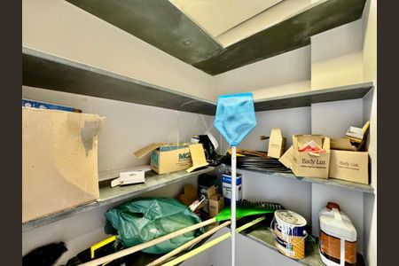 Casa de condomínio à venda com 233m², 3 quartos e 4 vagas