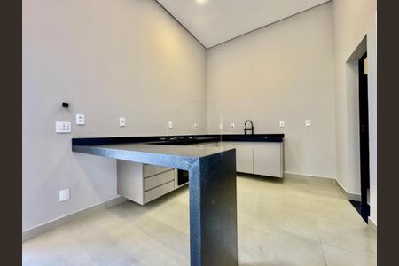 Casa de condomínio à venda com 233m², 3 quartos e 4 vagas