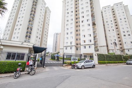 Fachada de casa de condomínio para alugar com 2 quartos, 52m² em São Pedro, Osasco