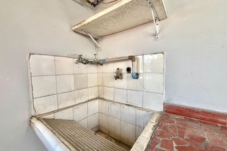 Casa à venda com 300m², 2 quartos e 3 vagas Casa à venda com 300m², 2 quartos e 3 vagasÁrea de Serviço