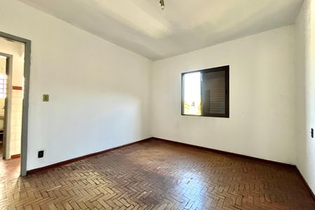 Casa à venda com 300m², 2 quartos e 3 vagas Casa à venda com 300m², 2 quartos e 3 vagasQuarto 2