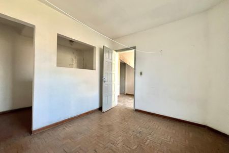 Casa à venda com 300m², 2 quartos e 3 vagas Casa à venda com 300m², 2 quartos e 3 vagasEdícula