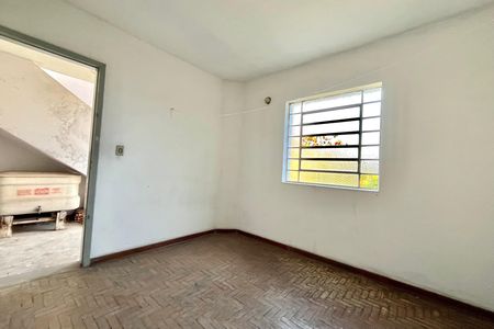Casa à venda com 300m², 2 quartos e 3 vagas Casa à venda com 300m², 2 quartos e 3 vagasEdícula