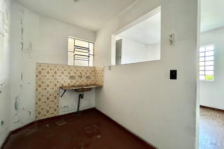 Casa à venda com 300m², 2 quartos e 3 vagas Casa à venda com 300m², 2 quartos e 3 vagasEdícula