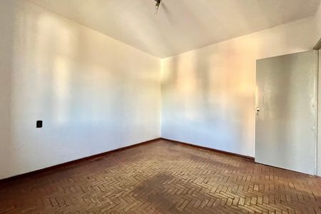 Casa à venda com 300m², 2 quartos e 3 vagas Casa à venda com 300m², 2 quartos e 3 vagasQuarto 2