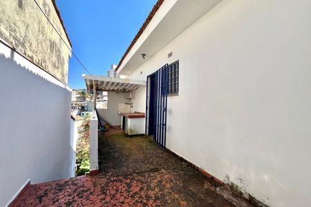 Casa à venda com 300m², 2 quartos e 3 vagas Casa à venda com 300m², 2 quartos e 3 vagasÁrea externa