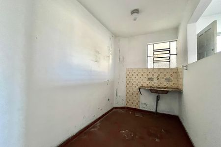 Casa à venda com 300m², 2 quartos e 3 vagas Casa à venda com 300m², 2 quartos e 3 vagasEdícula