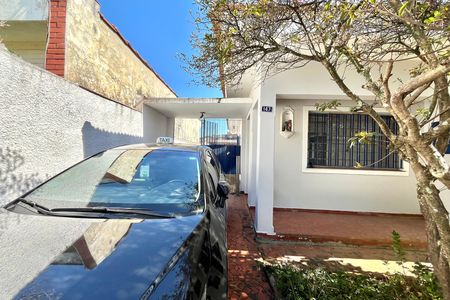 Casa à venda com 300m², 2 quartos e 3 vagas Casa à venda com 300m², 2 quartos e 3 vagasGaragem