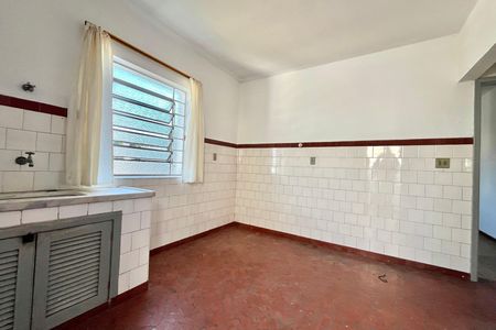 Casa à venda com 300m², 2 quartos e 3 vagas Casa à venda com 300m², 2 quartos e 3 vagasCozinha