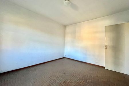 Casa à venda com 300m², 2 quartos e 3 vagas Casa à venda com 300m², 2 quartos e 3 vagasEdícula