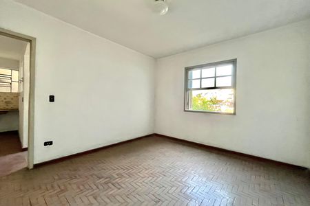 Casa à venda com 300m², 2 quartos e 3 vagas Casa à venda com 300m², 2 quartos e 3 vagasEdícula