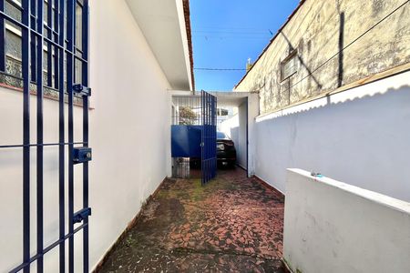 Casa à venda com 300m², 2 quartos e 3 vagas Casa à venda com 300m², 2 quartos e 3 vagasÁrea externa